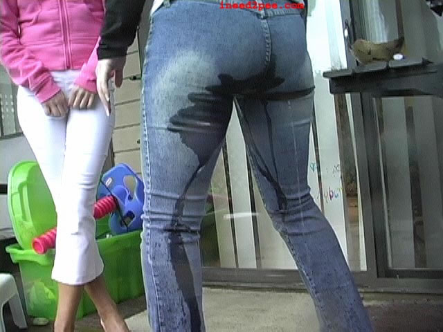 Ineed2pee female desperation - wetting tight jeans and spandex - pissing pa...