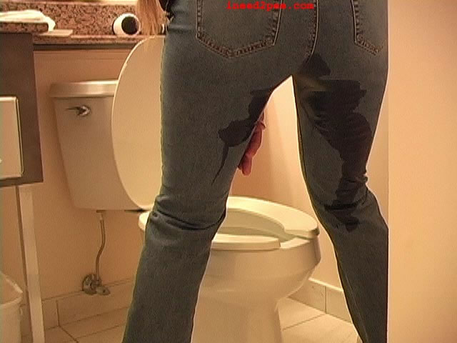 Ineed2pee female desperation - wetting tight jeans and spandex - pissing pa...